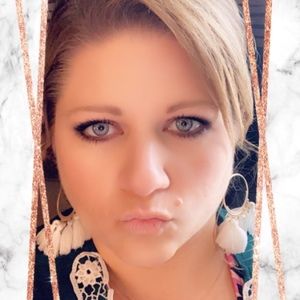 Meet your Posher, Carrie